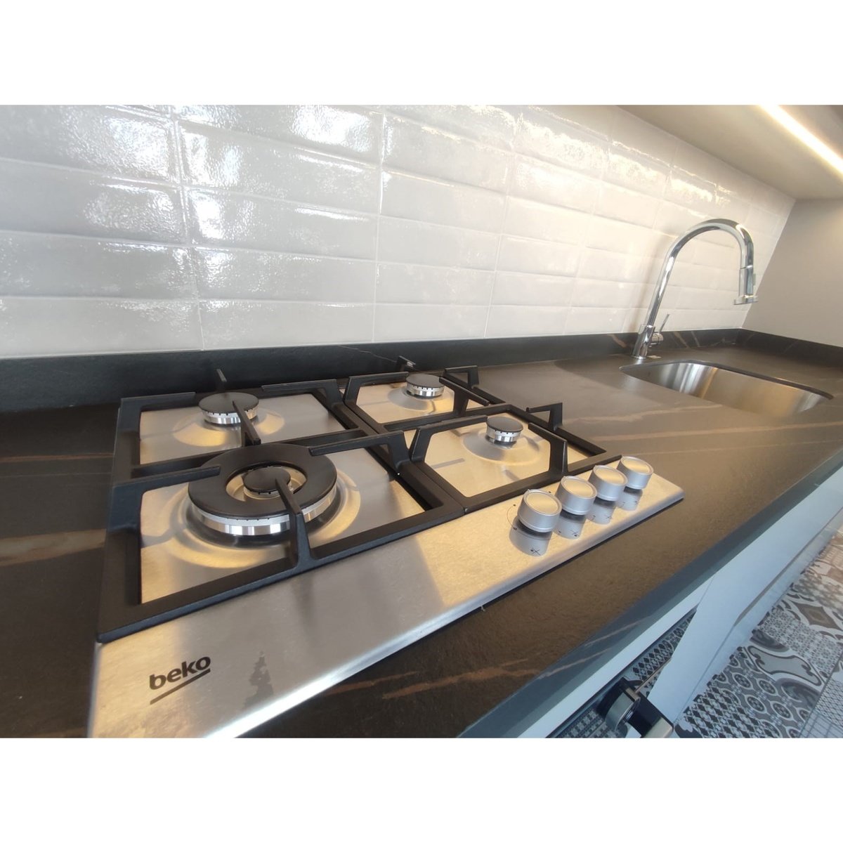 CUBIERTA A GAS ACERO BEKO 60 CM - HIAW64225SX - Imagen 3