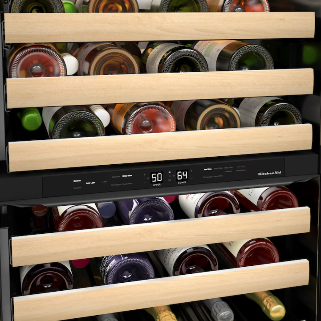 Cava de vinos de 24" con estantes frontales de madera Kitchenaid - KUWR524SPS - Imagen 2